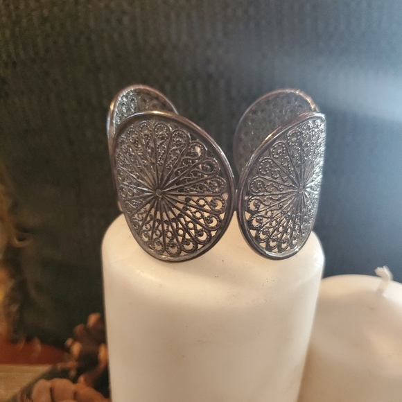 Classic Lia Sophia Cuffs (3 Styles) - Picture 3 of 9